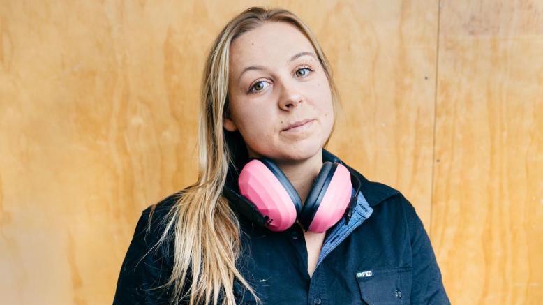 the-female-tradesmen-making-other-women-feel-safe-1488318915